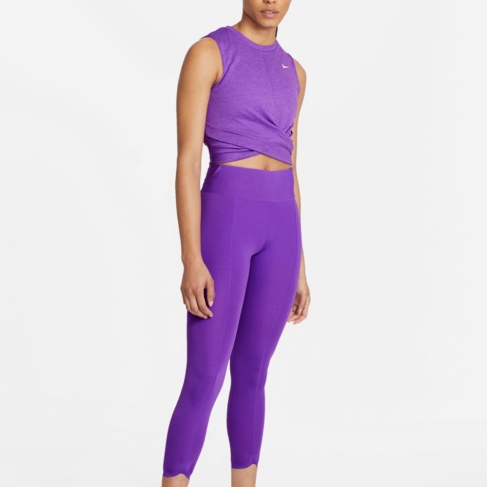 Nike Dri-FIT Cropped Twist Training Tank Top - Picture 9 of 12